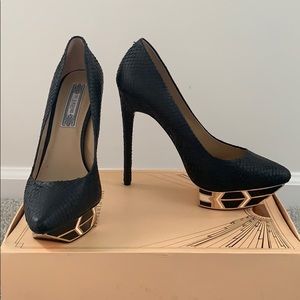 Gorgeous Ivy Kirzhner snakeskin heels.